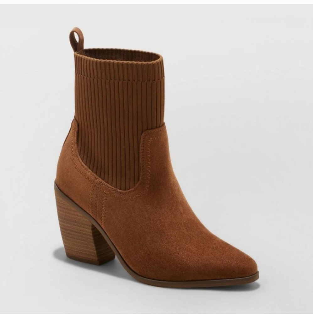 Universal Thread Women's Block High Heel Ankle Boots Pull-On Suede Booties